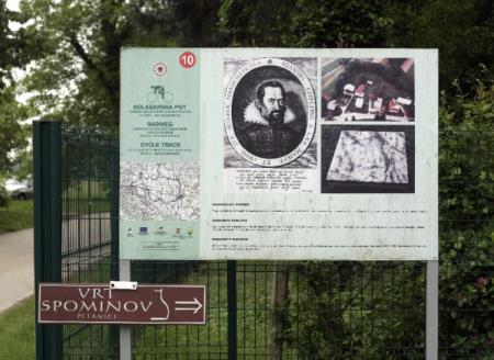 Vrt spominov in tovarištva na Petanjcih